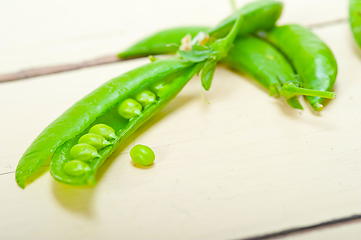 Image showing hearthy fresh green peas