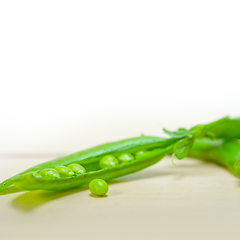 Image showing hearthy fresh green peas