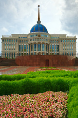 Image showing President palace.