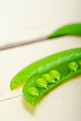 Image showing hearthy fresh green peas