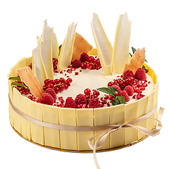 Image showing Whole white chocolate cake