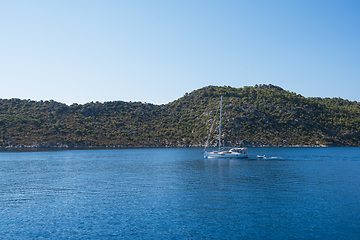 Image showing yacht on bay