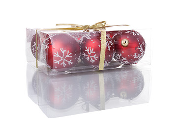 Image showing box with christmas balls