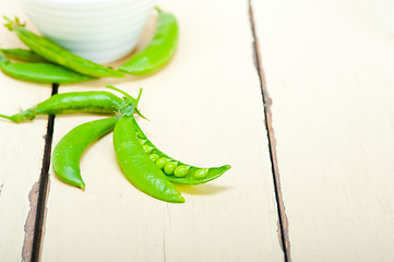 Image showing hearthy fresh green peas