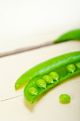 Image showing hearthy fresh green peas