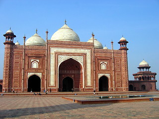 Image showing Mosque at the Taj Mahal complex. Agra. India