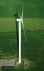 Image showing overview of windturbine and shadow