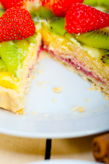 Image showing kiwi and strawberry pie tart