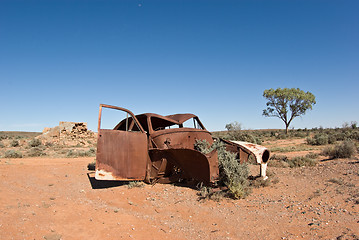 Image showing old car in the desert