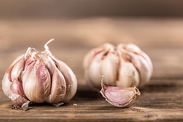 Image showing Whole garlic