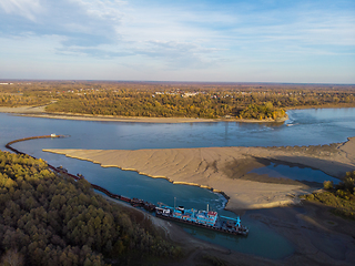 Image showing barge in the working river