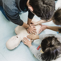 Image showing First aid resuscitation course using AED.