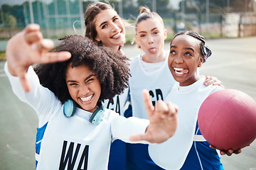 Image showing Selfie, frame and a woman netball team having fun on a court outdoor together for fitness or training. Portrait, sports and funny with a group of athlete friends posing for a photograph outside