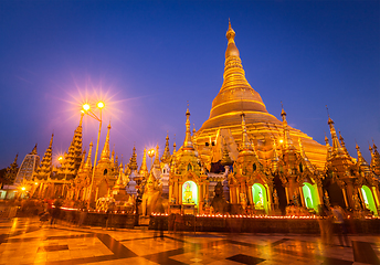 Image showing Shwedagon pagoda in the evening