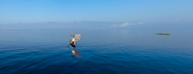 Image showing Traditional Burmese fisherman at Inle lake