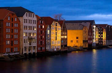 Image showing Houses at river