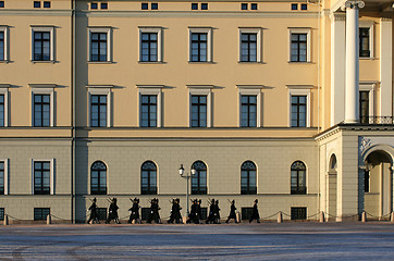 Image showing Soldiers by the palace