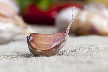 Image showing divided into garlic cloves