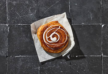 Image showing freshly baked sweet cinnamon roll