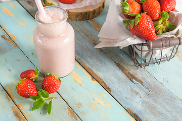 Image showing Healthy strawberry smoothie