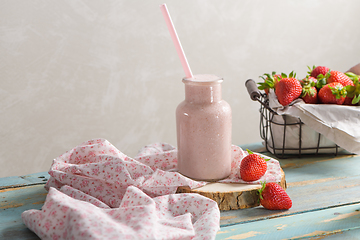 Image showing Healthy strawberry smoothie