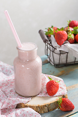 Image showing Healthy strawberry smoothie