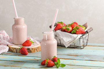 Image showing Healthy strawberry smoothie