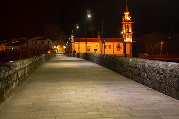 Image showing Bridge crossing the Rio Lima at night