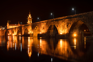 Image showing Bridge crossing the Rio Lima at night