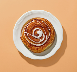 Image showing freshly baked cinnamon roll