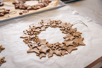 Image showing Raw gingerbread cookie wreath
