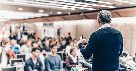 Image showing Sturtup expert giving talk at business event workshop.