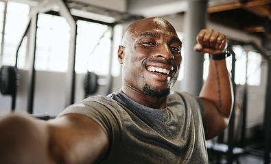 Image showing Black man, strong and fitness selfie, gym and exercise portrait, after workout and weight training, happy and flexing arm. Cardio, endurance and smile, sweat for sport and bicep photo, wellness.