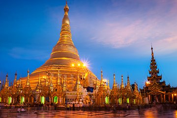 Image showing Shwedagon pagoda in the evening