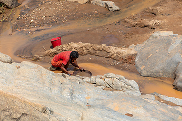 Image showing Local peoples mining and gem panning in Ihosy - Ilakaka, Madagascar.