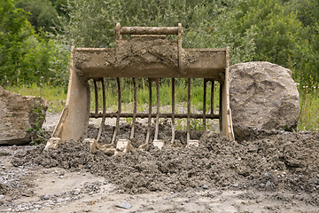 Image showing dirty sieve shovel