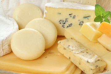 Image showing board of cheese