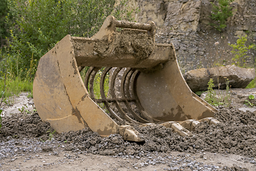 Image showing dirty sieve shovel