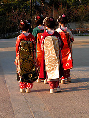 Image showing Geisha group