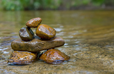 Image showing balancing rocks 