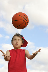 Image showing Catching a ball