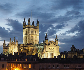 Image showing Bath Abbey in Bath at night