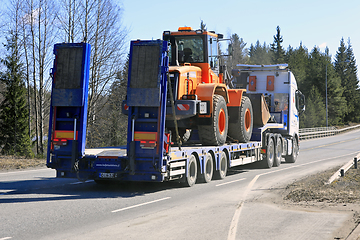 Image showing Semi Trailer Truck Hauls Wheel Loader