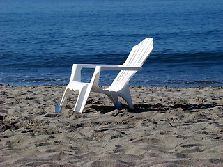Image showing Beach chair, Pacific Ocean.
