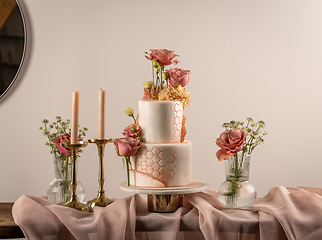 Image showing Beautiful wedding cake