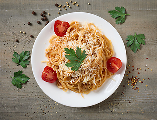 Image showing plate of spaghetti with bolognese sauce 