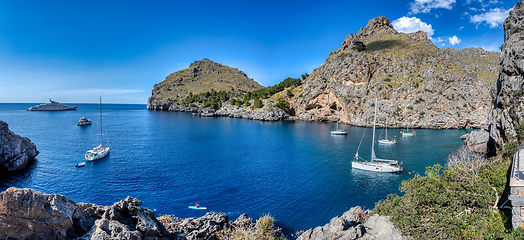 Image showing Pleasure boats stranded in the cove, Sa Calobra