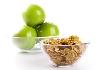 Image showing cornflakes and green apples