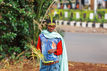 Image showing Vendors in Bahir Dar sell handcrafted grass headbands, a symbol of Easter celebrations. Ethiopia