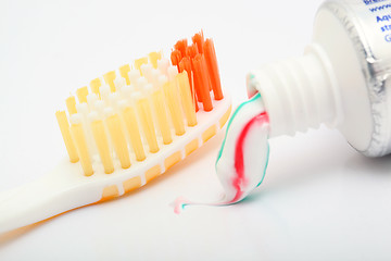 Image showing yellow toothbrush